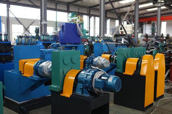 High Precision Carbon Steel Rod Peeling Machine